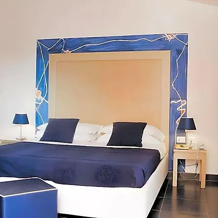 فندق Hotiday Collection -